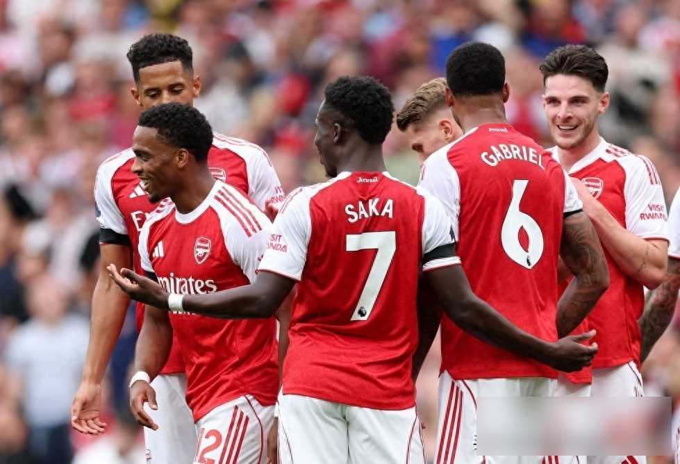 替补边锋成香饽饽，2200万报价引争议，阿尔特塔面临两难抉择